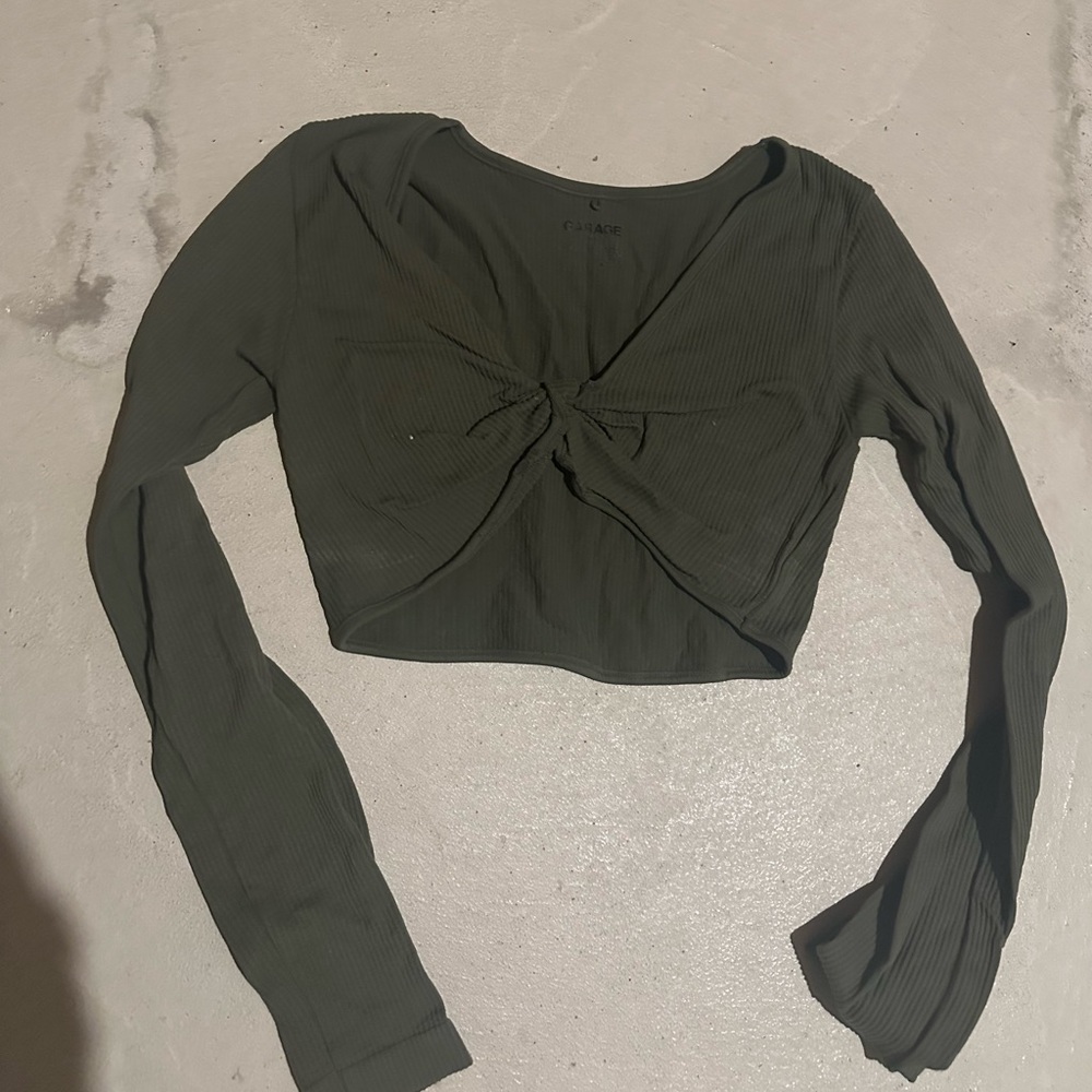 garage cropped top